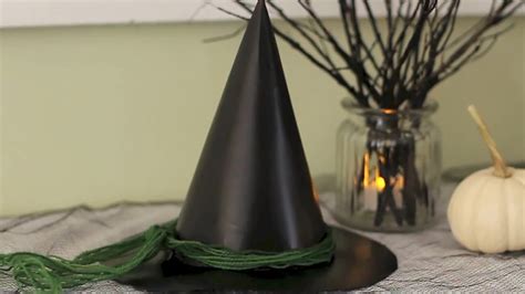 Witch hat shaped baking tool